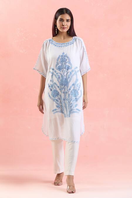 Samyukta Singhania White Cotton Embroidery Boat Neck Bouquet Kaftan at Aza Fashions Samyukta Singhania_White Cotton Embroidery Boat Neck Bouquet Kaftan_at_Aza_Fashions