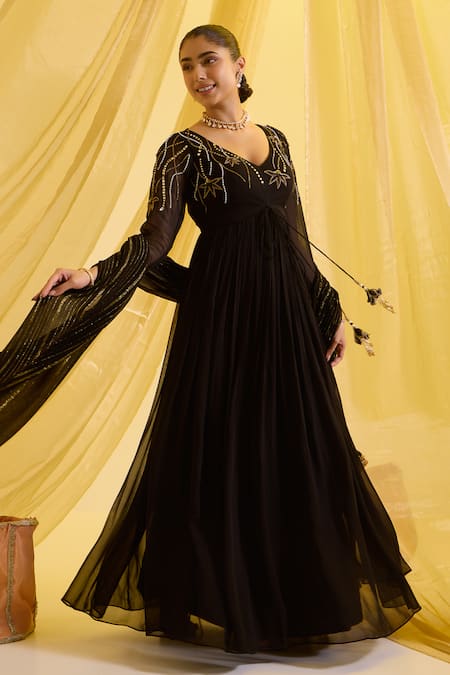 Sonal Pasrija Black Georgette, Lurex, Crepe Floral Vine Embroidered Anarkali With Dupatta Online at Aza Fashions Sonal Pasrija_Black Georgette, Lurex, Crepe Floral Vine Embroidered Anarkali With Dupatta _Online_at_Aza_Fashions