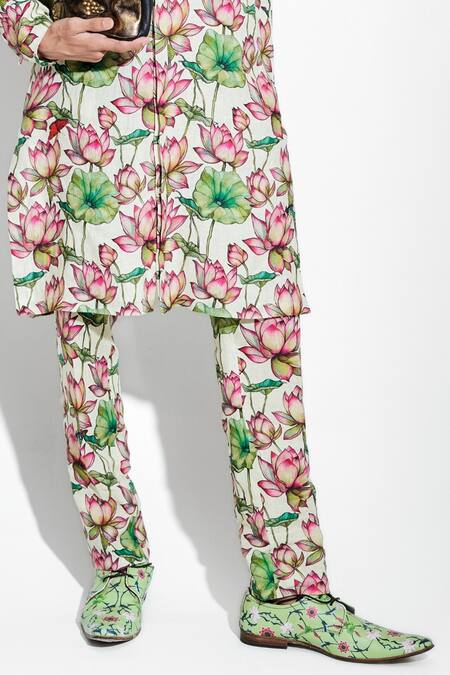 MR. Ajay Kumar_Green Linen Print Lotus Zambak Kurta With Pant _at_Aza_Fashions