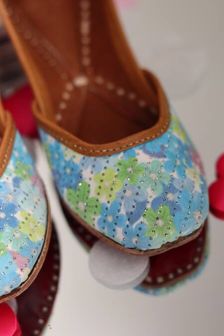 Hello JR_Blue Print Bluebell Floral Pattern Juttis _Online_at_Aza_Fashions