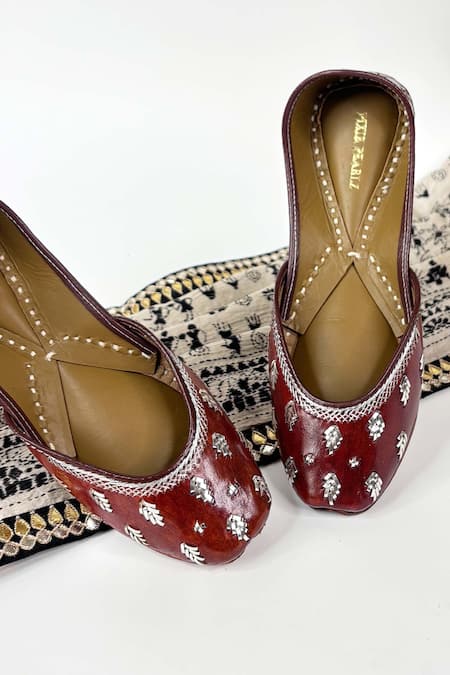 Pixie Pearlz Noori Embroidered Juttis 