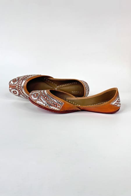 Pixie Pearlz Zara Embroidered Juttis 