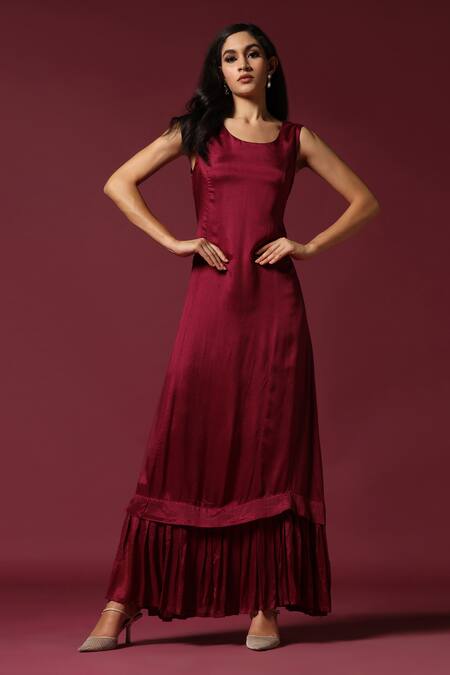 Two Sisters By Gyans Maroon Chiffon Mirrors Round Neck Solid Kurta With Embroidered Cape Online at Aza Fashions Two Sisters By Gyans_Maroon Chiffon Mirrors Round Neck Solid Kurta With Embroidered Cape _Online_at_Aza_Fashions