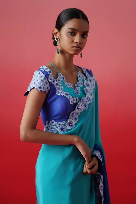 Kavitha Gutta_Blue Crepe Embroidery V-neck Ocean Bloom Border Ombre Saree With Blouse _Online_at_Aza_Fashions