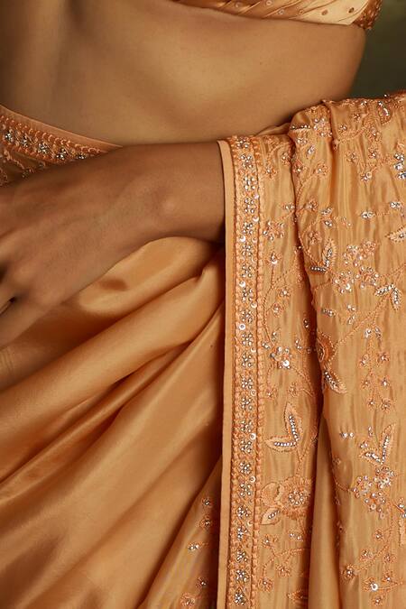 Kavitha Gutta_Peach Silk, Satin Sequins, Embroidery V-neck Glimmer Floral Saree With Blouse _Online_at_Aza_Fashions