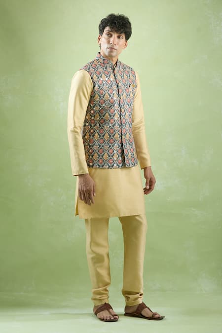 Arihant Rai Sinha_Green Cotton Sequins, Embroidery Crest Bloom Jaal Bundi _at_Aza_Fashions