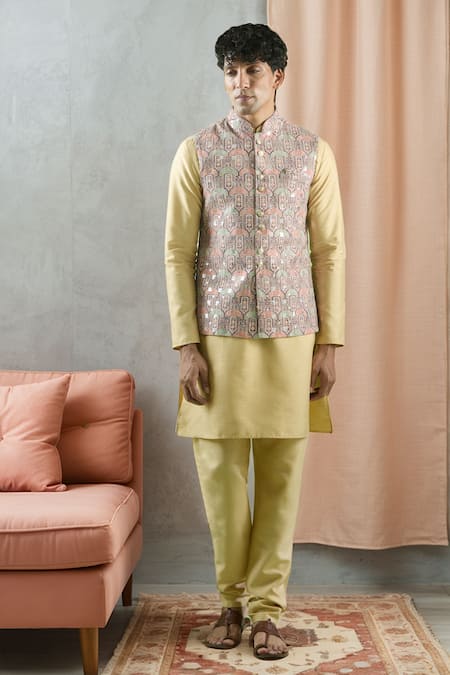 Aryavir Malhotra Floral Scallop Threadwork Bundi Kurta Set 