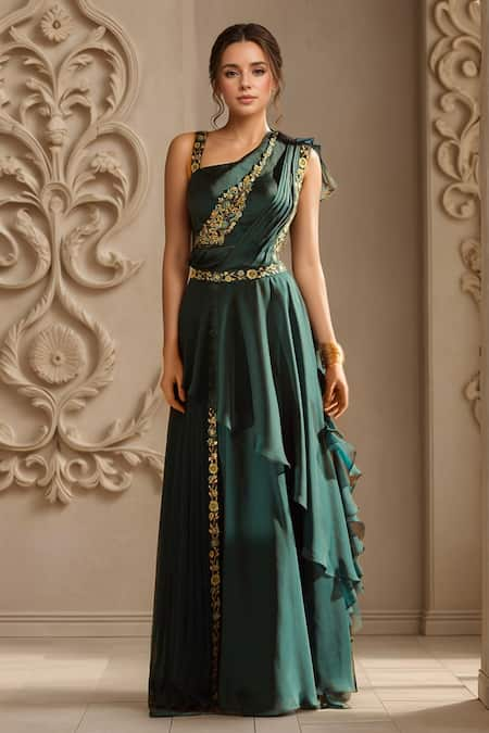 Samyukta Singhania Embroidered Pre-Draped Saree With Blouse 