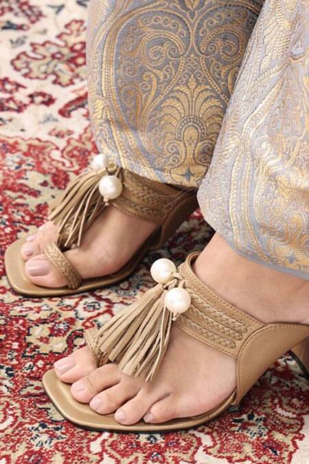 Shop_Sko_Gold Pearl Kolhapuri Tassel Block Heels