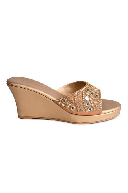 Sko_Gold Embroidered Aayna Wedges_Online_at_Aza_Fashions