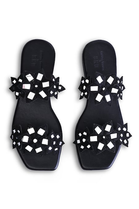 Sko_Black Blooming Floral Embroidered Flats_Online_at_Aza_Fashions