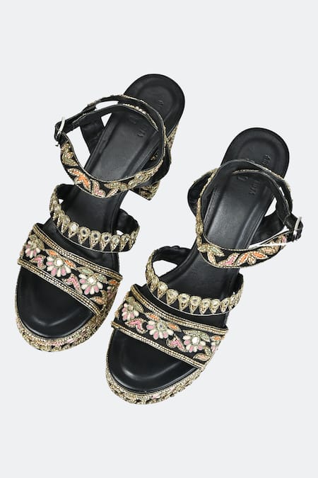 Shop_Sko_Black Embroidered Floral Platform Heels