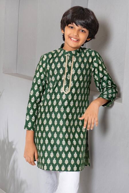 Buy_Free Sparrow_Green Chanderi, Cotton Forest Printed Kurta Set_Online_at_Aza_Fashions