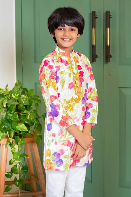 Free Sparrow Multi Color Chanderi Printed Bougainvillea Kurta Set Online at Aza Fashions Free Sparrow_Multi Color Chanderi Printed Bougainvillea Kurta Set_Online_at_Aza_Fashions
