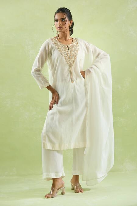 Kanika Sharma Ivory Kurta Chanderi Silk Embroidery Floral Round Straight And Pant Set  6