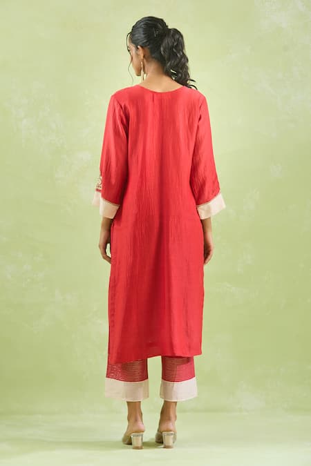 Kanika Sharma Floral Embroidered V-Neck Kurta Set For Kids