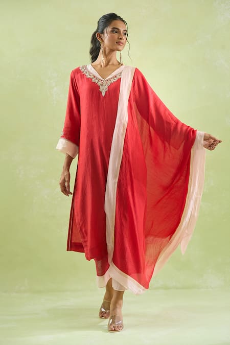 Buy_Kanika Sharma_Red Chanderi Silk, Modal Beads, Stones, Embroidery Floral V-neck Kurta Set For Kids_Online_at_Aza_Fashions