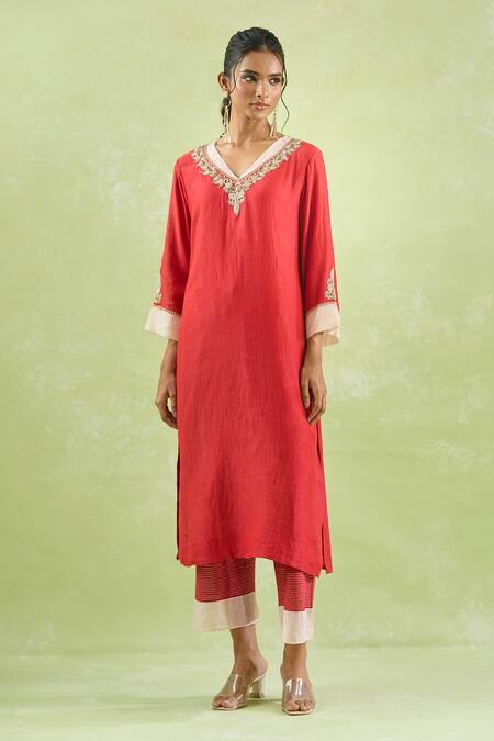 Kanika Sharma_Red Chanderi Silk, Modal Beads, Stones, Embroidery Floral V-neck Kurta Set For Kids_at_Aza_Fashions