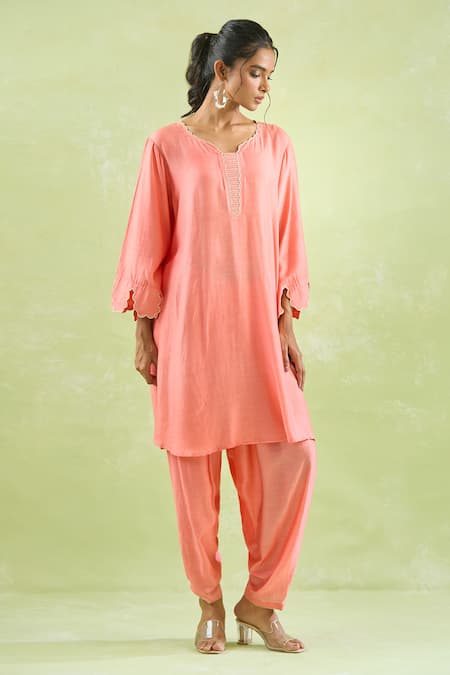 Kanika Sharma_Coral Modal Embroidery Scallop Kurta Set _at_Aza_Fashions