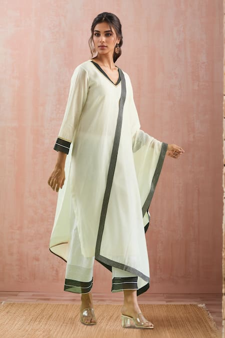 Kanika Sharma Chanderi Silk Thread Embroidered Kurta & Pant Set 