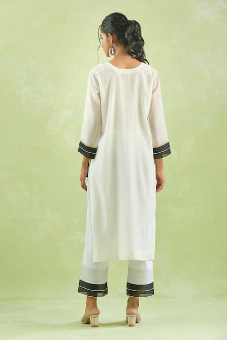 Kanika Sharma Chanderi Silk Thread Embroidered Kurta Set For Kids