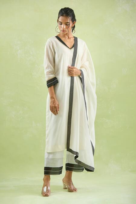 Kanika Sharma_White Chanderi Silk, Modal Beads, Embroidery Thread Kurta Set For Kids_at_Aza_Fashions