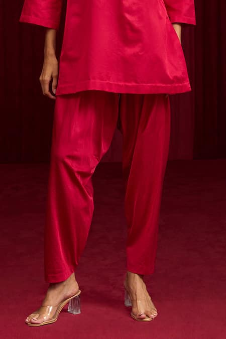 Ridhi Mehra_Red Cotton Satin Beads, Sequins V-neck Aria Embroidered Kurta With Pant _Online_at_Aza_Fashions
