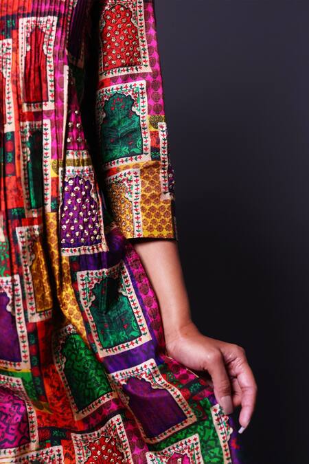 Thetaa Pink Silk, Satin Round Neck Jharokha Print Kurta And Pant Set Online at Aza Fashions Thetaa_Pink Silk, Satin Round Neck Jharokha Print Kurta And Pant Set_Online_at_Aza_Fashions