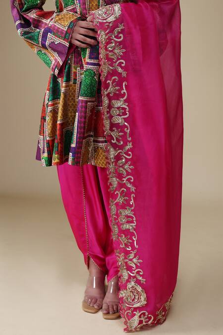 Buy Thetaa Pink Silk Organza, Viscose Embroidery, Zari Mandarin Jharokha Print Kurta Set Online at Aza Fashions Buy_Thetaa_Pink Silk Organza, Viscose Embroidery, Zari Mandarin Jharokha Print Kurta Set_Online_at_Aza_Fashions