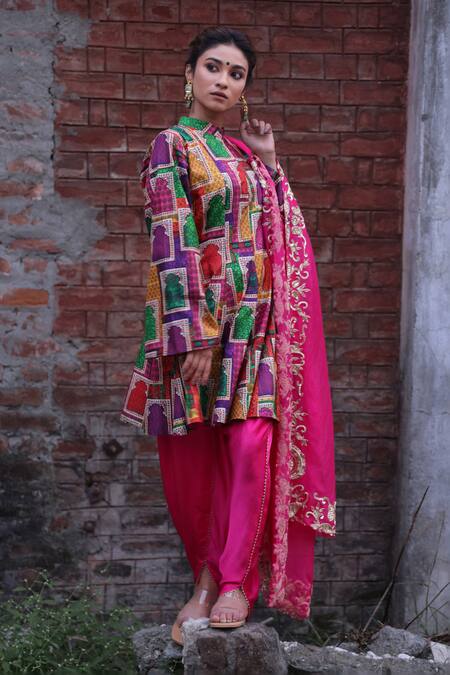 Buy Thetaa Pink Silk Organza, Viscose Embroidery, Zari Mandarin Jharokha Print Kurta Set Buy_Thetaa_Pink Silk Organza, Viscose Embroidery, Zari Mandarin Jharokha Print Kurta Set