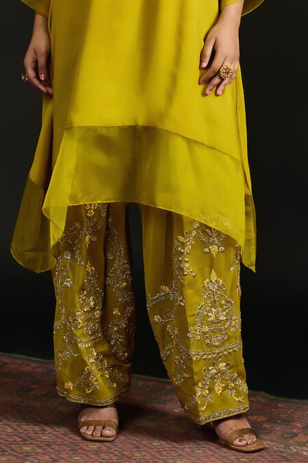 Shop Reeti Arneja Green Georgette Sequins, Zari, Embroidery Zahra Gulshan Kurta And Salwar Pant Online at Aza Fashions Shop_Reeti Arneja_Green Georgette Sequins, Zari, Embroidery Zahra Gulshan Kurta And Salwar Pant _Online_at_Aza_Fashions