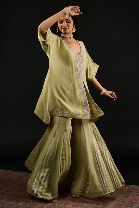 Shop Reeti Arneja Green Georgette Embroidery V-neck Zara Bahar Vine Kurta With Godet Sharara at Aza Fashions Shop_Reeti Arneja_Green Georgette Embroidery V-neck Zara Bahar Vine Kurta With Godet Sharara _at_Aza_Fashions