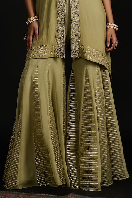Reeti Arneja Green Georgette Embroidery V-neck Zara Bahar Vine Kurta With Godet Sharara Online at Aza Fashions Reeti Arneja_Green Georgette Embroidery V-neck Zara Bahar Vine Kurta With Godet Sharara _Online_at_Aza_Fashions
