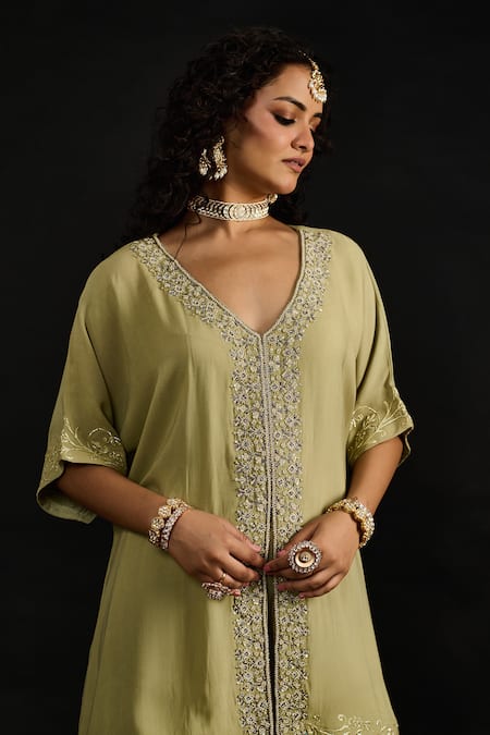 Reeti Arneja Green Georgette Embroidery V-neck Zara Bahar Vine Kurta With Godet Sharara at Aza Fashions Reeti Arneja_Green Georgette Embroidery V-neck Zara Bahar Vine Kurta With Godet Sharara _at_Aza_Fashions