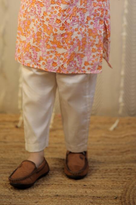 Tiny Colour_Peach Muslin, Cotton Floral Motifs Block Print Kurta With Pyjama _at_Aza_Fashions