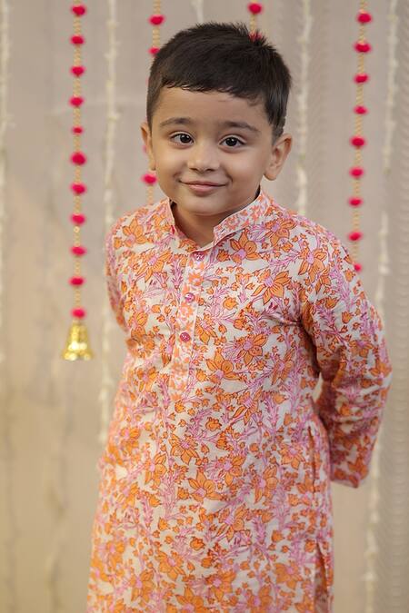 Buy_Tiny Colour_Peach Muslin, Cotton Floral Motifs Block Print Kurta With Pyjama 