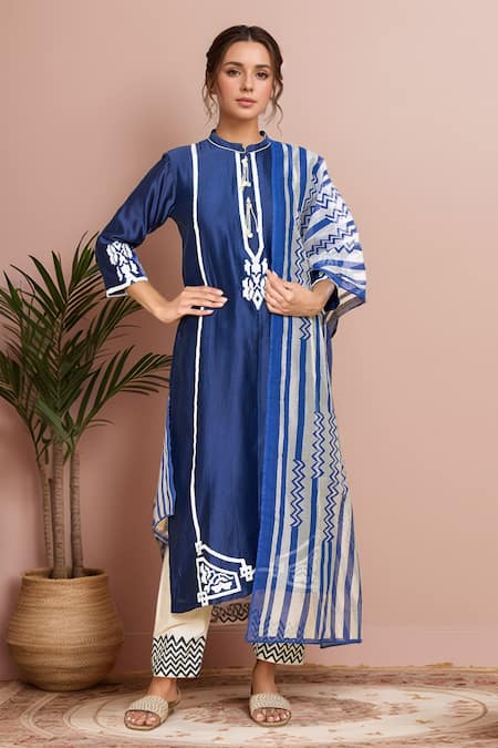 Samyukta Singhania Contrast Geometric Print Kurta Pant Set 