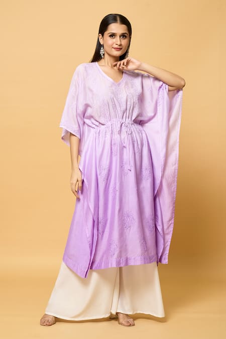 Samyukta Singhania Purple Chanderi Embroidery V-neck Chikankari Phool Shaded Kaftan at Aza Fashions Samyukta Singhania_Purple Chanderi Embroidery V-neck Chikankari Phool Shaded Kaftan_at_Aza_Fashions