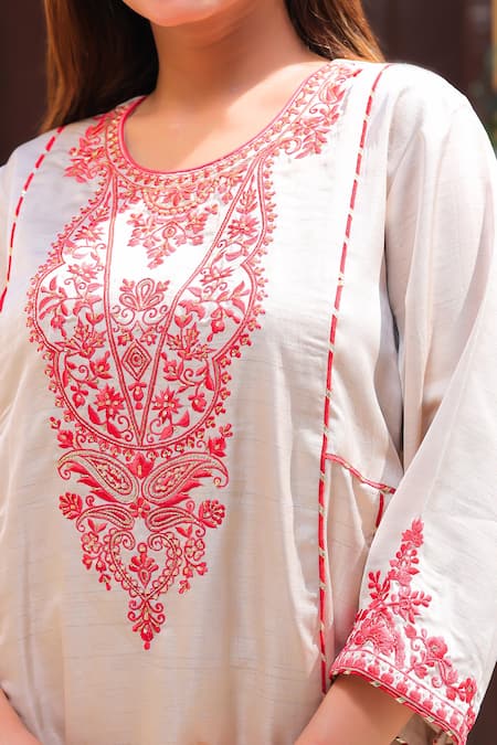 Samyukta Singhania Cream Organza, Denim Embroidery Round Neck Paisley Bloom Thread Anarkali Set Online at Aza Fashions Samyukta Singhania_Cream Organza, Denim Embroidery Round Neck Paisley Bloom Thread Anarkali Set _Online_at_Aza_Fashions