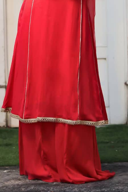 Samyukta Singhania_Red Organza, Chiffon Embroidery V-neck Rosa Yoke Kurta And Gharara Set _Online_at_Aza_Fashions