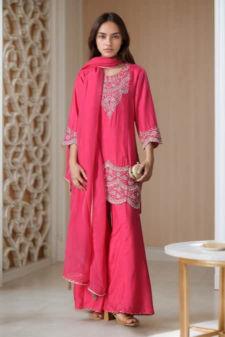 Samyukta Singhania Pink Kurta And Pant Dola Silk Embroidered Thread Notched Straight Sharara Set 