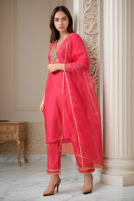 Samyukta Singhania Pink Kurta And Pant Upada Silk Embroidered Thread V Neck Set 