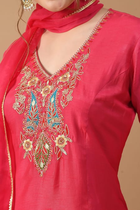 Buy_Samyukta Singhania_Pink Silk, Organza Embroidery, Sequins V-neck Kurta Pant Set _Online_at_Aza_Fashions