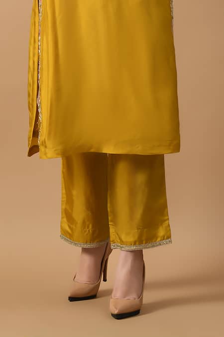 Samyukta Singhania_Yellow Silk, Organza Embroidery, Lace Floral Thread Straight Kurta And Pant Set _Online_at_Aza_Fashions