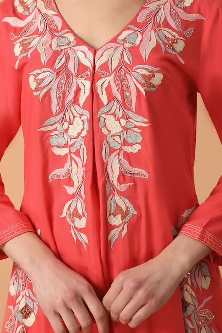 Samyukta Singhania_Peach Cotton, Rayon Embroidery, Sequins V-neck Floral Straight Kurta With Pant _Online_at_Aza_Fashions