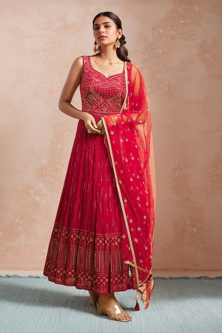 Alaya Advani Embroidered Sleeveless Anarkali With Dupatta 