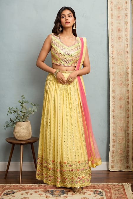 Alaya Advani Yellow Blouse Silk Embroidery Sequin Leaf Neck Lehenga Set 