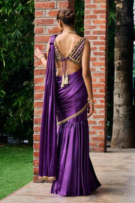 Ohaila Khan Zhavia Border Embellished Pre-Draped Saree With Blouse 