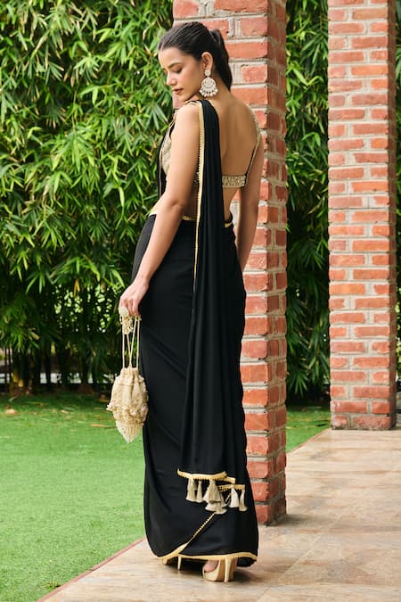 Ohaila Khan Parvin Gota Border Embellished Pre-Draped Saree With Blouse 