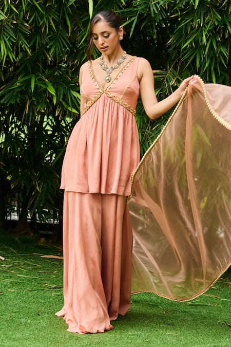 Ohaila Khan Pink Chiffon Cut Work, Sequins, Aafreen Neckline Embroidered Peplum Kurta Set Online at Aza Fashions Ohaila Khan_Pink Chiffon Cut Work, Sequins, Aafreen Neckline Embroidered Peplum Kurta Set _Online_at_Aza_Fashions